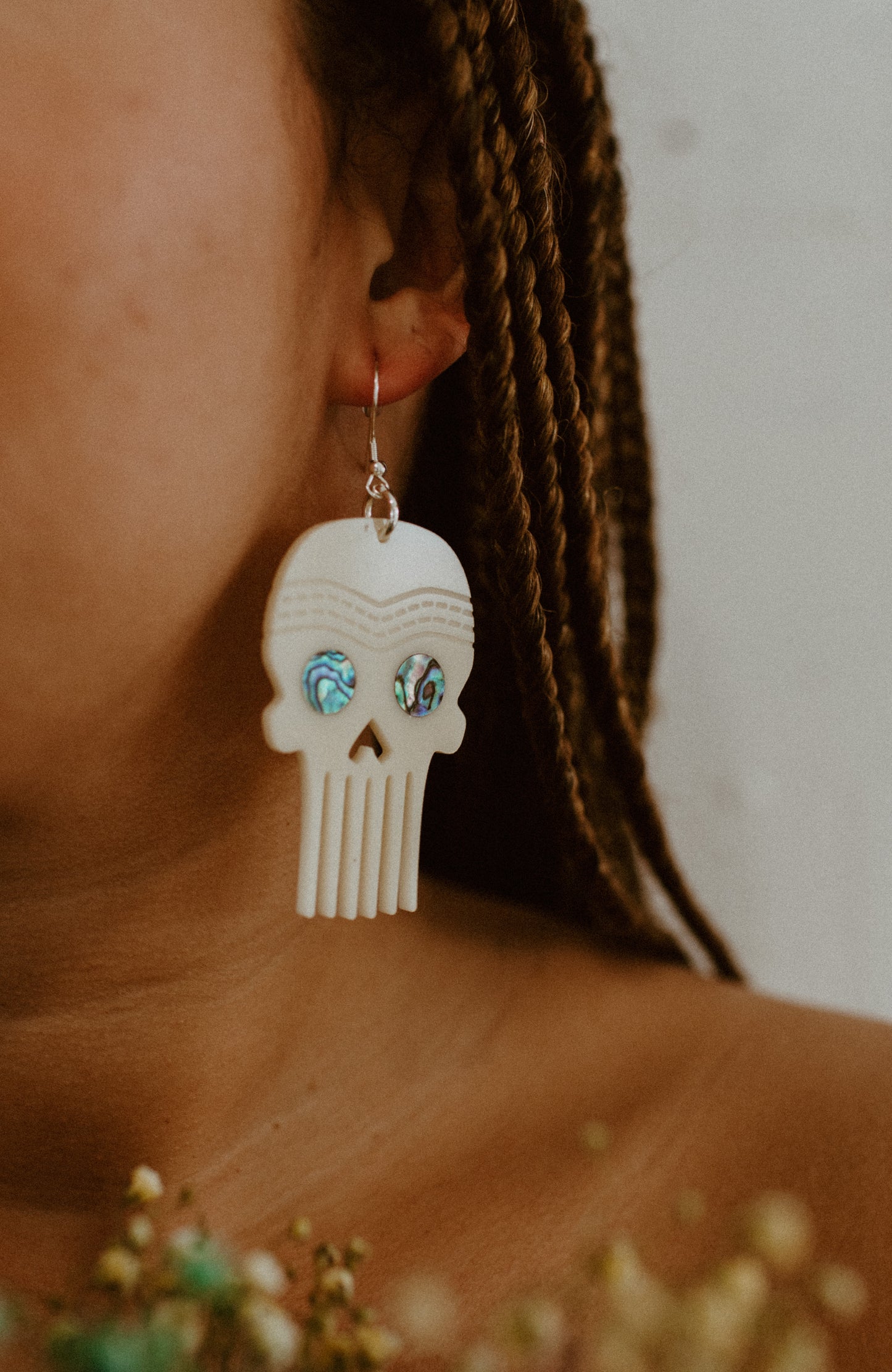 Skull Comb Earrings (qum̓ic sačkʔaḥs)