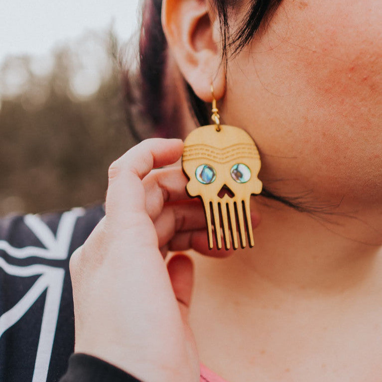 Cedar Skull Comb Closeup